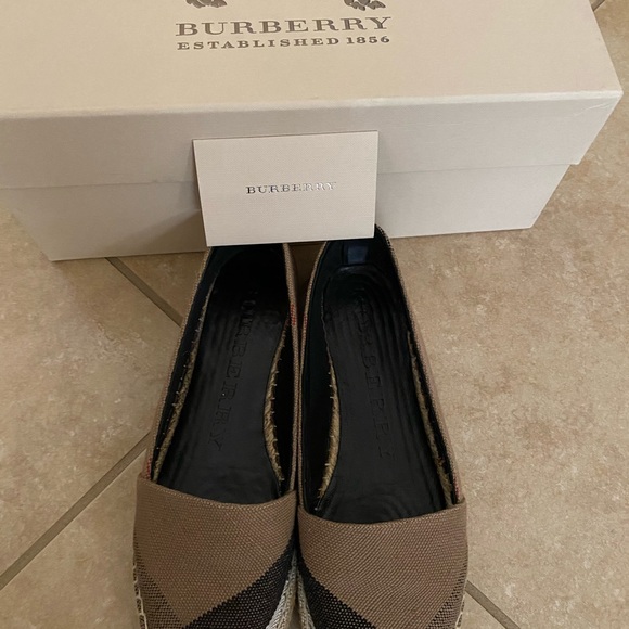 Burberry Hodgeson Espradrille Flats - Picture 3 of 5